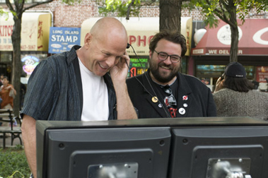 Willis (left), seen crushing the soul of director Kevin Smith