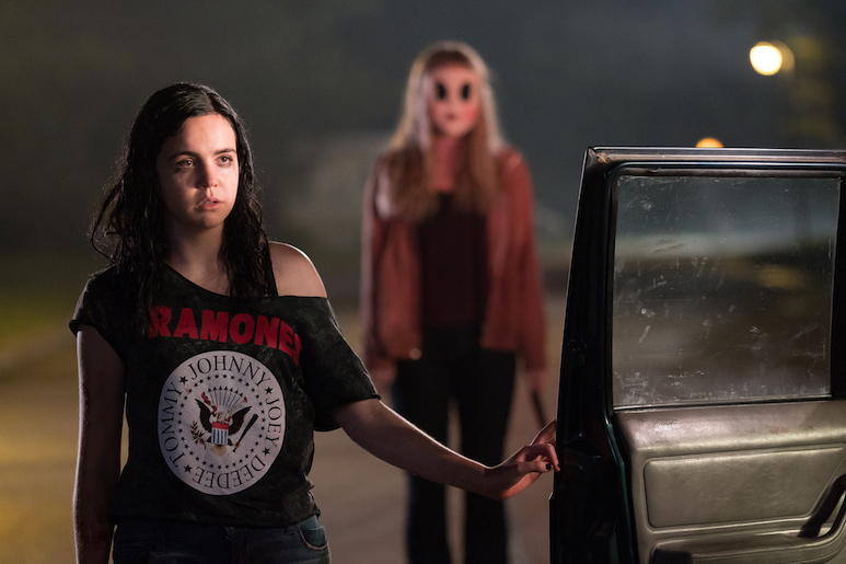 The Strangers Prey At Night VERN'S REVIEWS on the FILMS of CINEMA